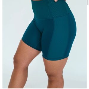 Ptula X HB Hannah Short : 6"